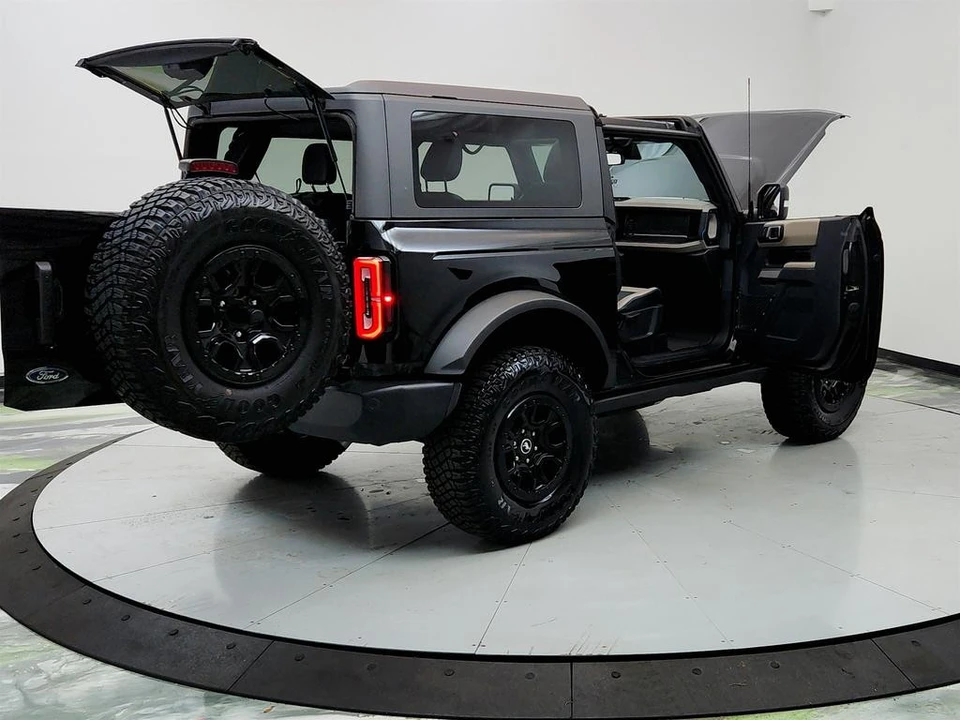 2022 Ford Bronco 6th Gen - Image 11 of 12