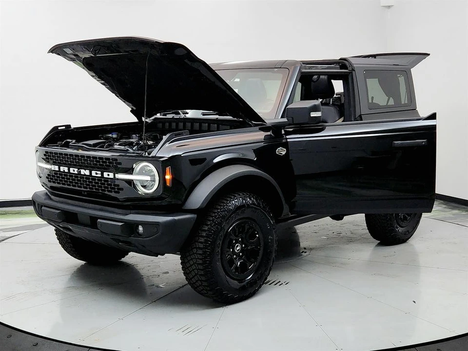 2022 Ford Bronco 6th Gen - Image 9 of 12