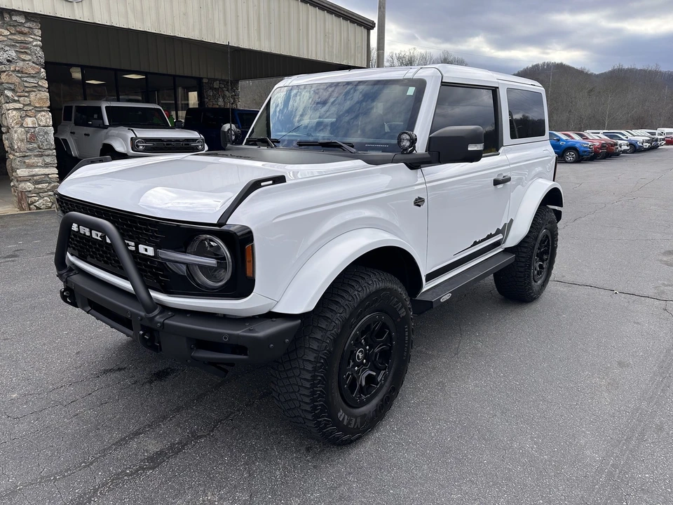 2022 Ford Bronco 6th Gen - Image 2 of 12