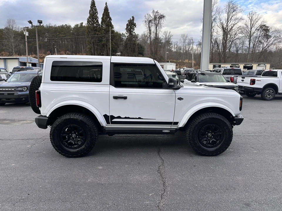 2022 Ford Bronco 6th Gen - Image 5 of 12