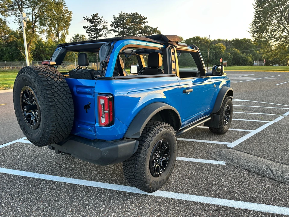 2022 Ford Bronco 6th Gen - Image 9 of 31
