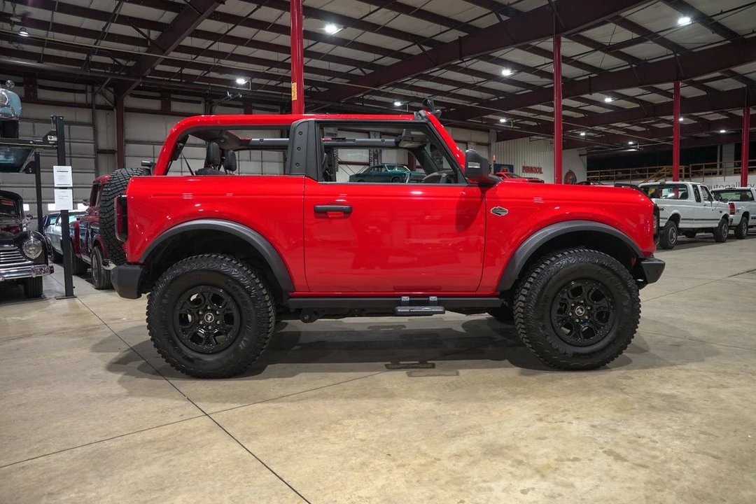 2022 Ford Bronco 6th Gen - Image 10 of 12