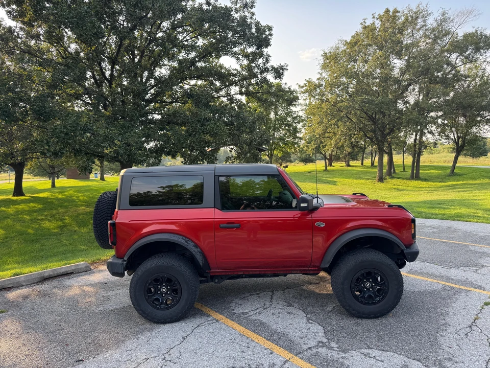 2022 Ford Bronco 6th Gen - Image 8 of 31