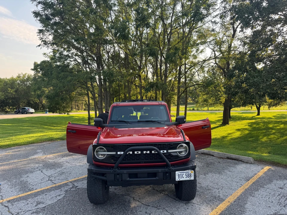 2022 Ford Bronco 6th Gen - Image 9 of 31