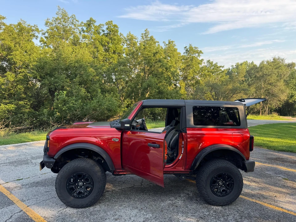 2022 Ford Bronco 6th Gen - Image 11 of 31