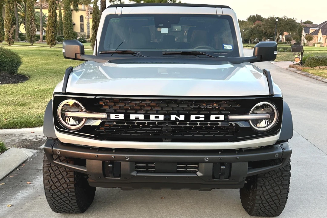 2022 Ford Bronco 6th Gen - Image 2 of 31