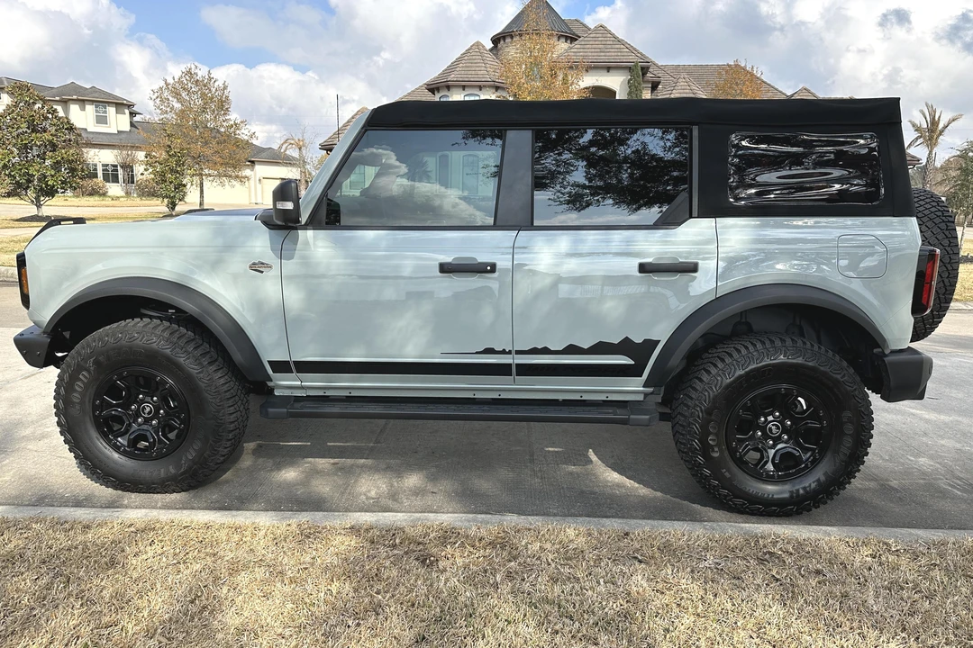 2022 Ford Bronco 6th Gen - Image 3 of 31