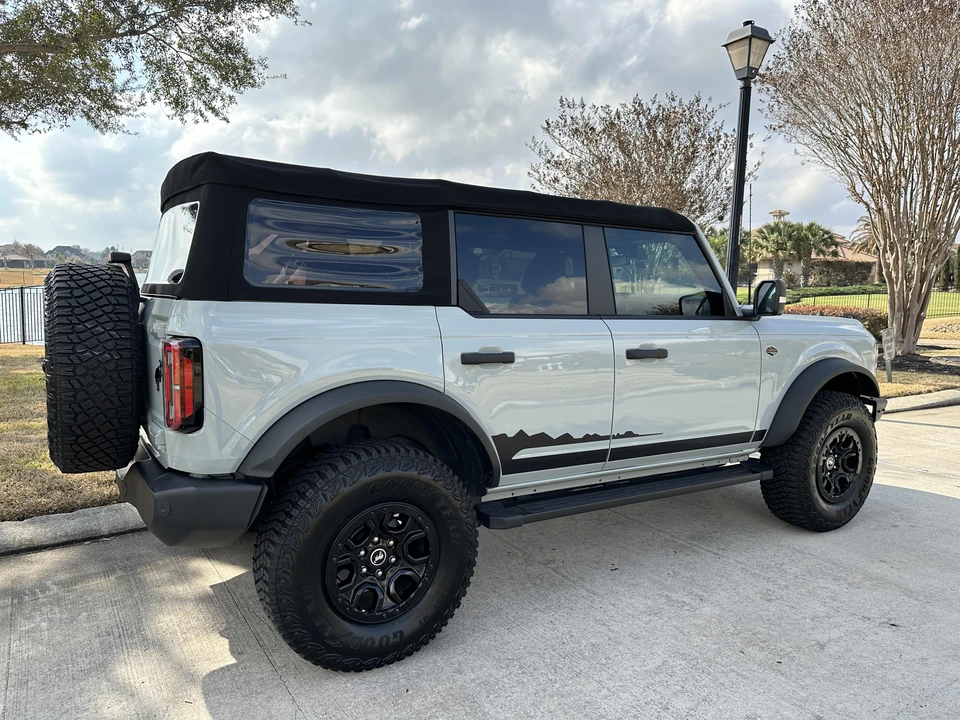 2022 Ford Bronco 6th Gen - Image 16 of 31