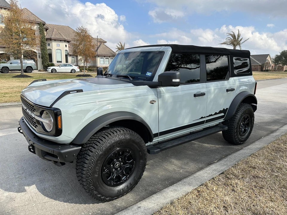2022 Ford Bronco 6th Gen - Image 10 of 31