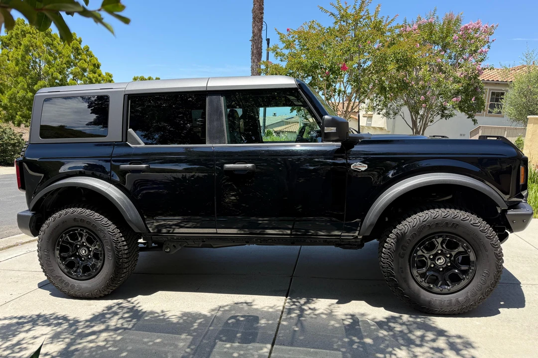 2022 Ford Bronco 6th Gen - Image 3 of 31