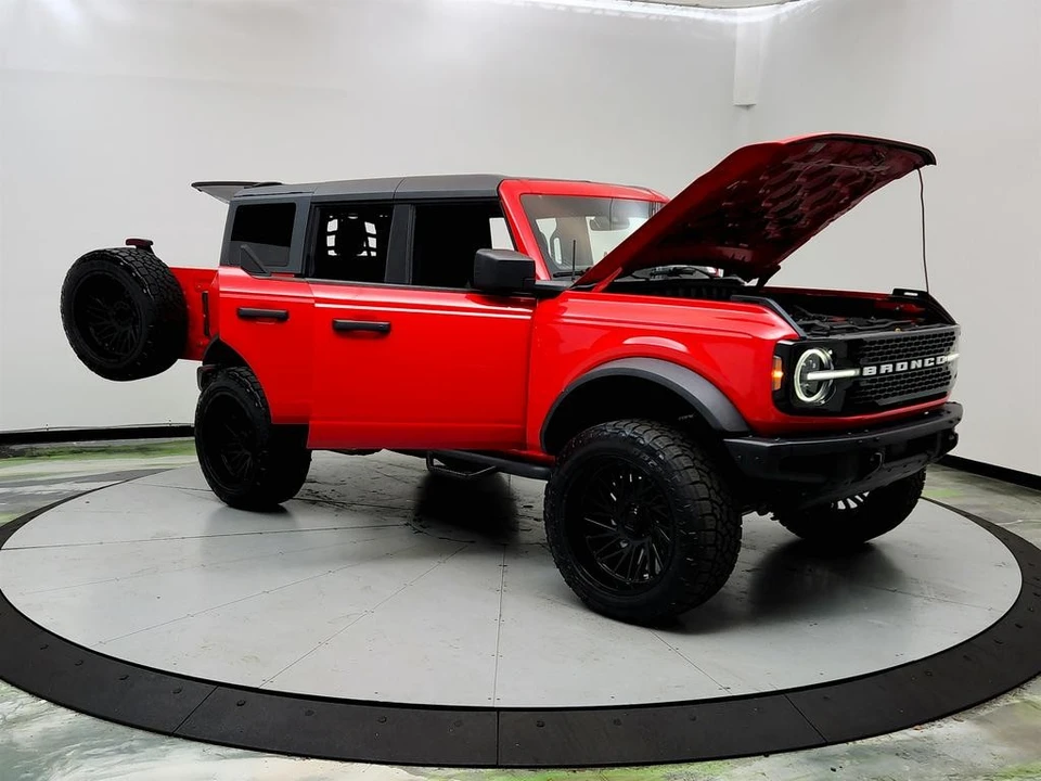 2022 Ford Bronco 6th Gen - Image 10 of 12
