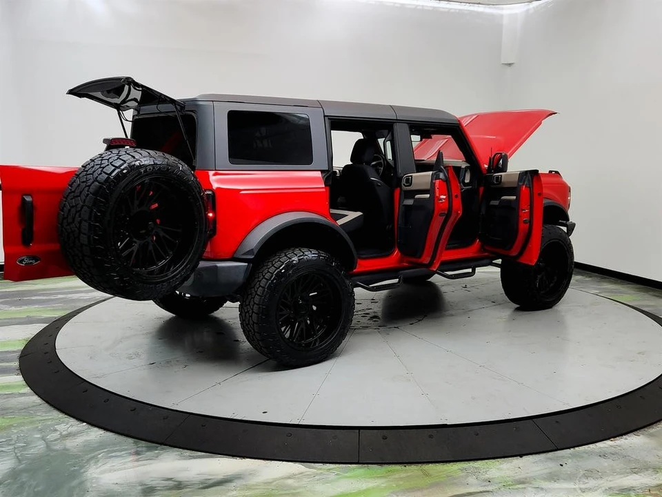 2022 Ford Bronco 6th Gen - Image 11 of 12