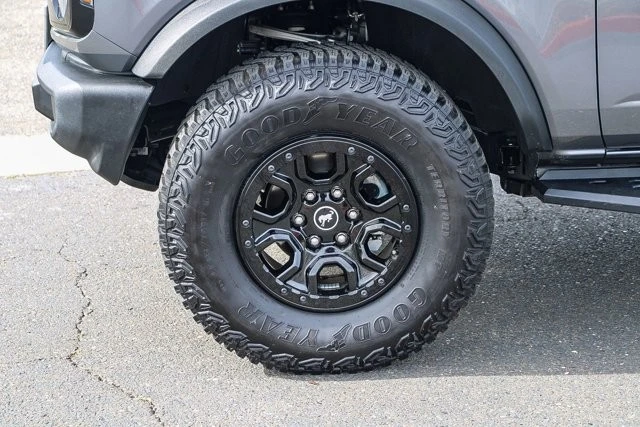 2022 Ford Bronco 6th Gen - Image 9 of 12