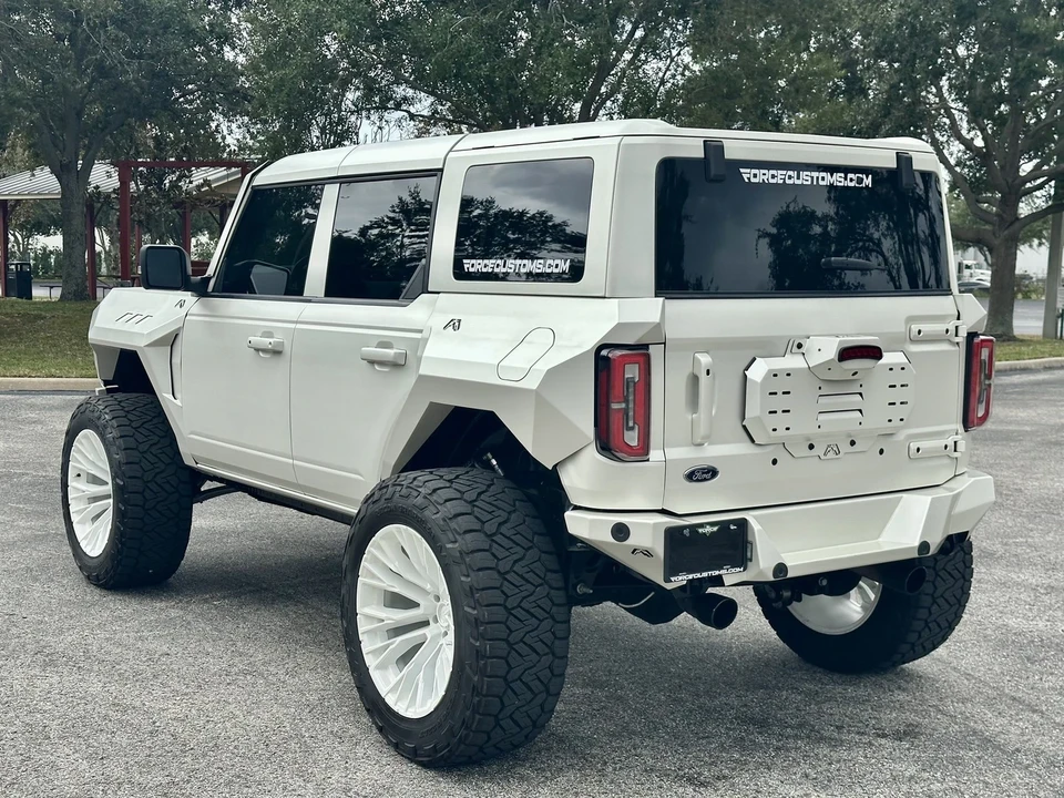 2022 Ford Bronco 6th Gen - Image 3 of 21