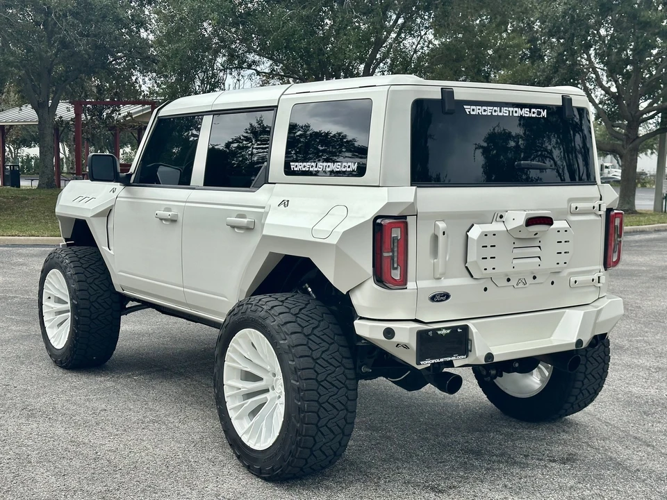 2022 Ford Bronco 6th Gen - Image 3 of 21