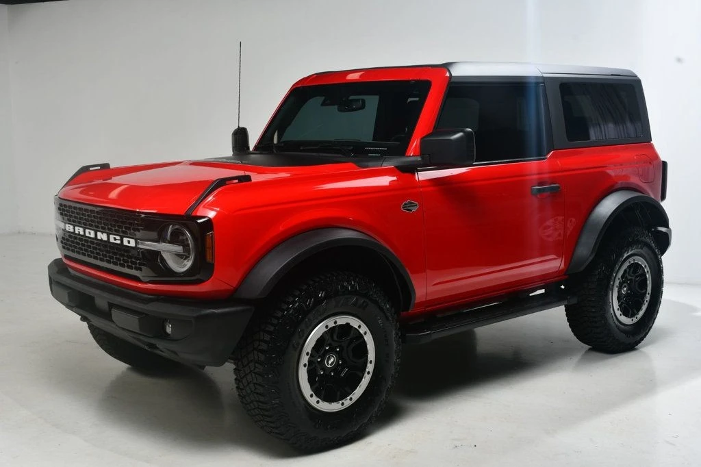 2022 Ford Bronco 6th Gen - Image 2 of 12