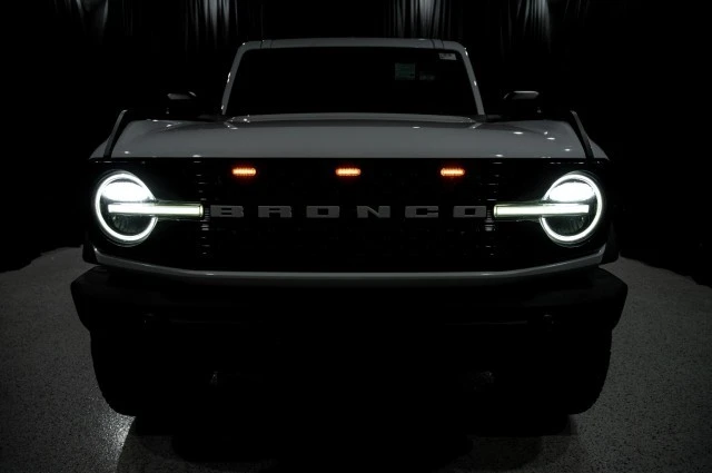 2022 Ford Bronco 6th Gen - Image 8 of 21