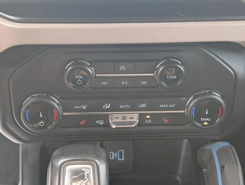 2022 Ford Bronco 6th Gen - Image 13 of 15