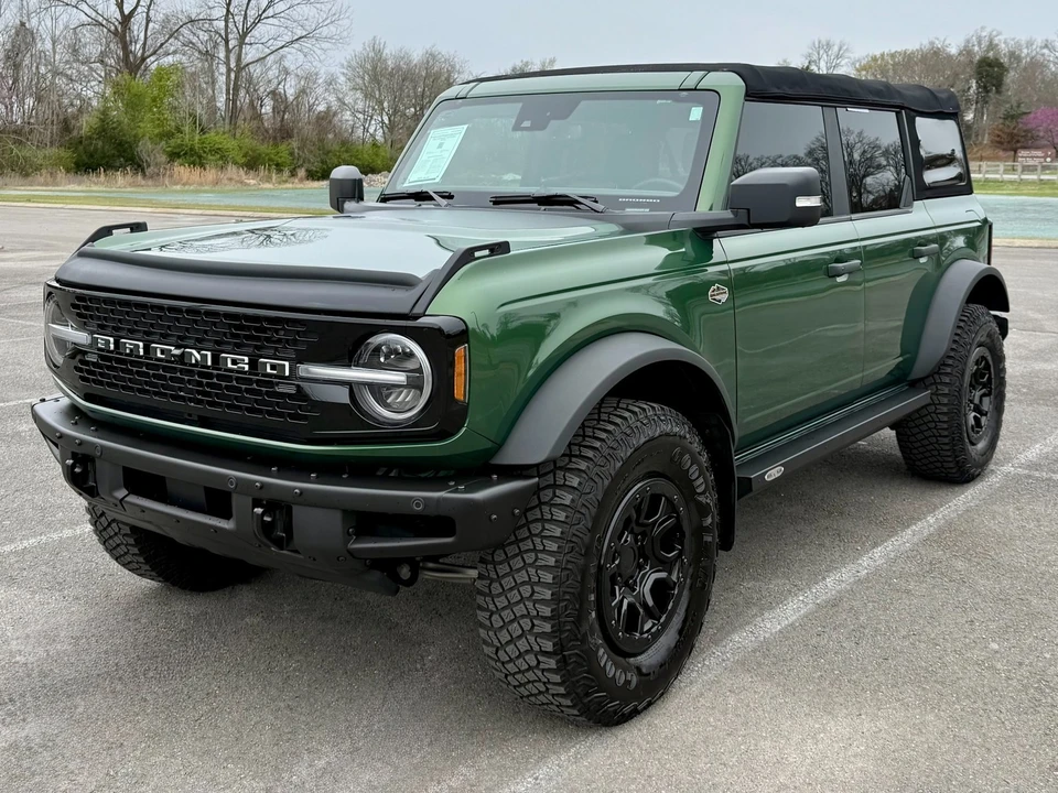 2022 Ford Bronco 6th Gen - Image 2 of 31