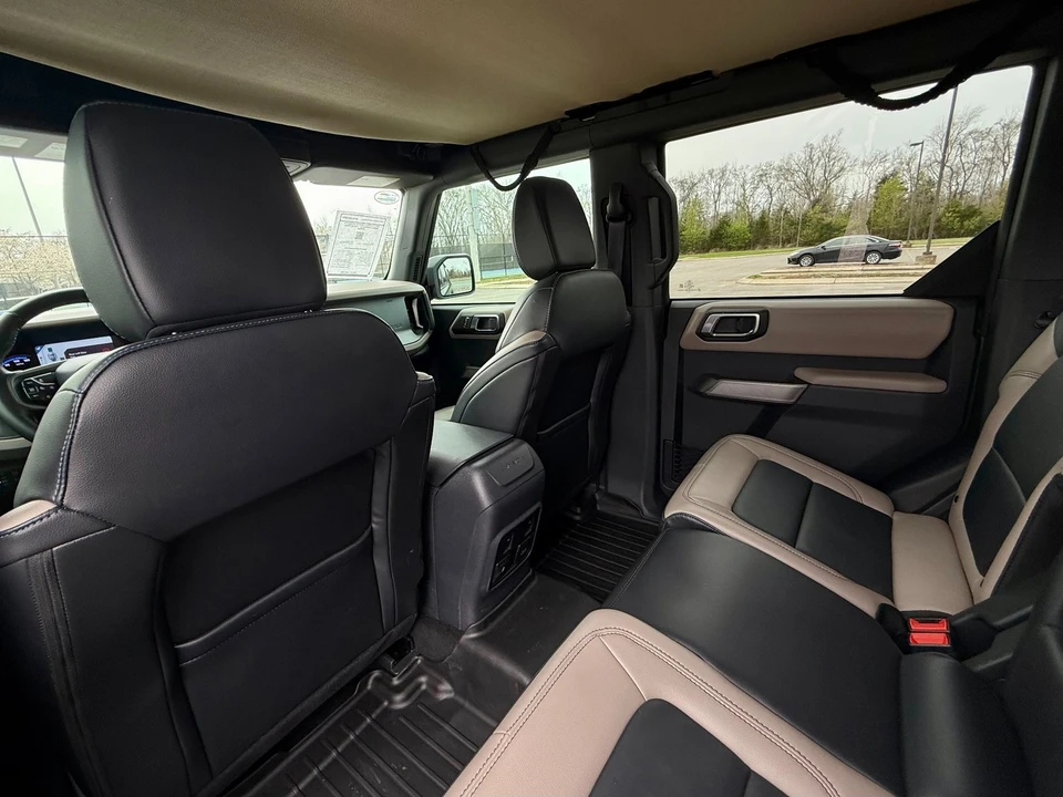 2022 Ford Bronco 6th Gen - Image 15 of 31