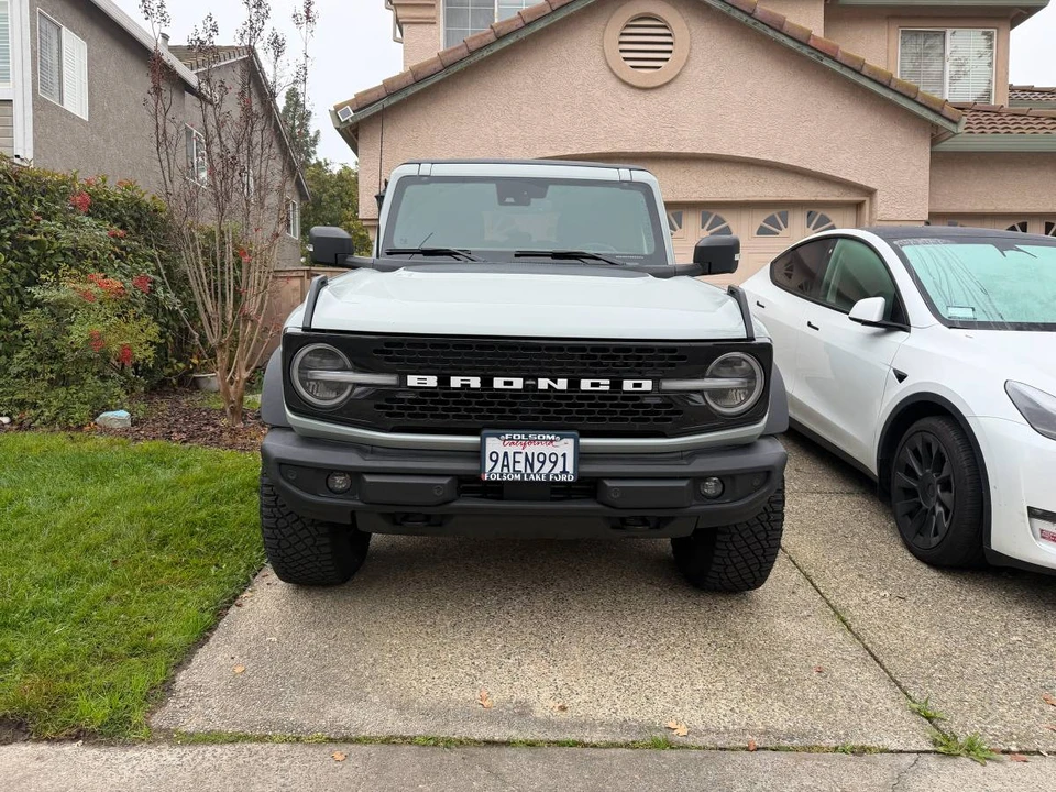 2022 Ford Bronco 6th Gen - Image 2 of 11
