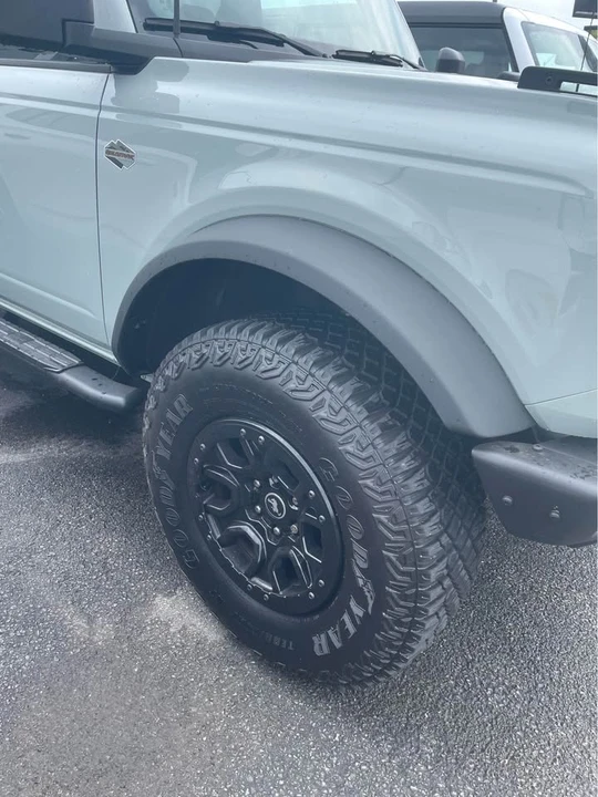 2022 Ford Bronco 6th Gen - Image 3 of 9