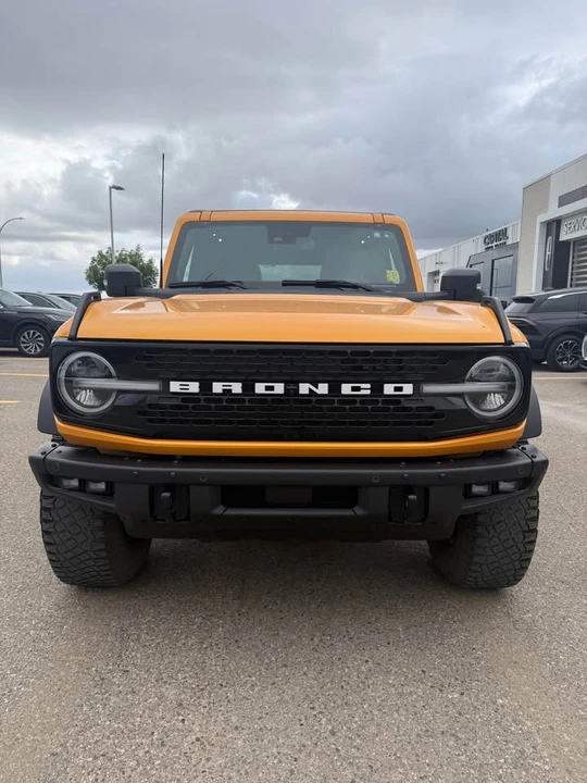 2022 Ford Bronco 6th Gen - Image 2 of 15