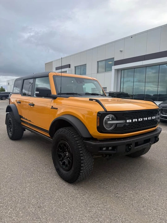 2022 Ford Bronco 6th Gen - Image 3 of 15