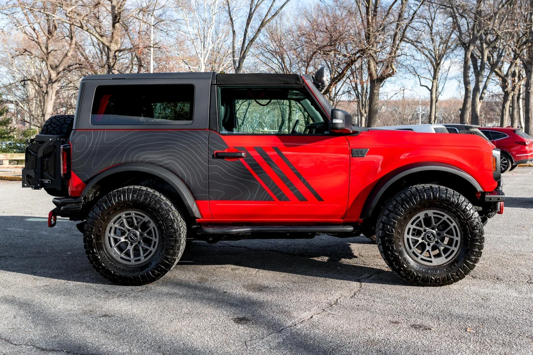 2022 Ford Bronco 6th Gen - Image 3 of 31