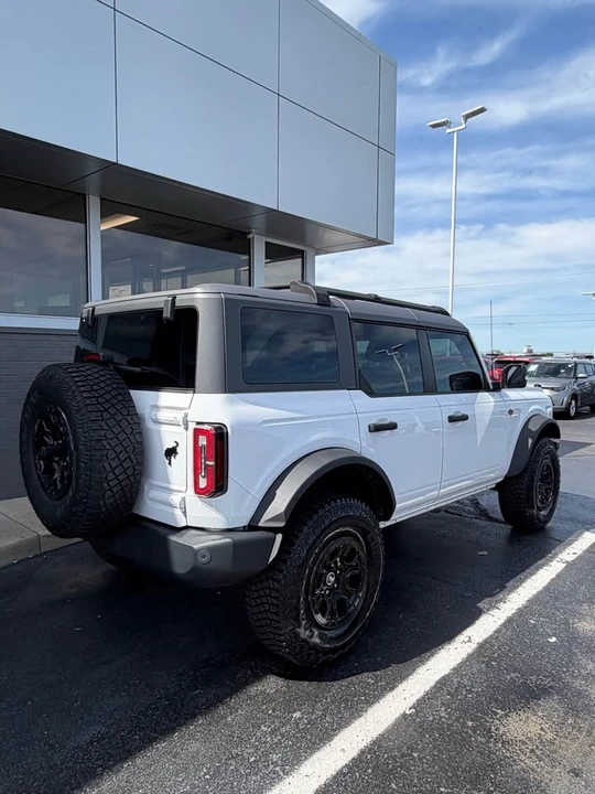 2022 Ford Bronco 6th Gen - Image 3 of 11