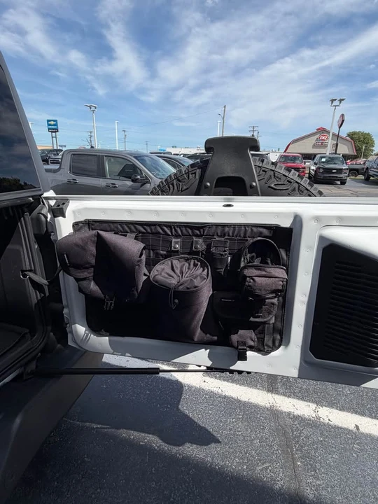 2022 Ford Bronco 6th Gen - Image 10 of 11