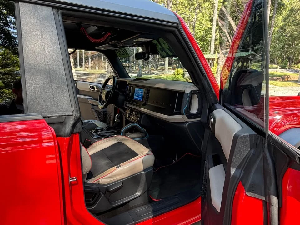 2022 Ford Bronco 6th Gen - Image 6 of 9