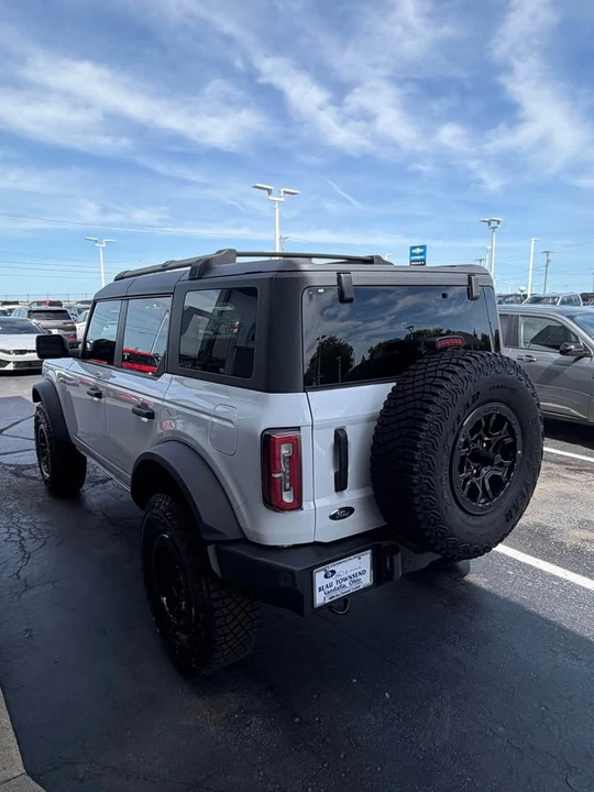 2022 Ford Bronco 6th Gen - Image 4 of 11