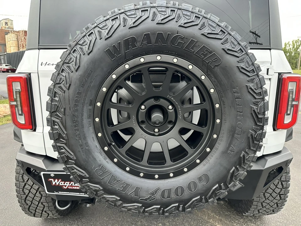 2022 Ford Bronco 6th Gen - Image 28 of 31