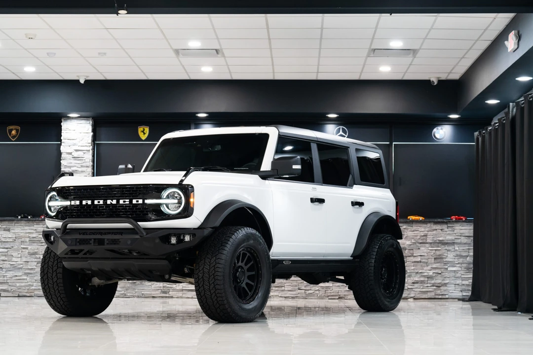 2022 Ford Bronco 6th Gen - Image 9 of 31