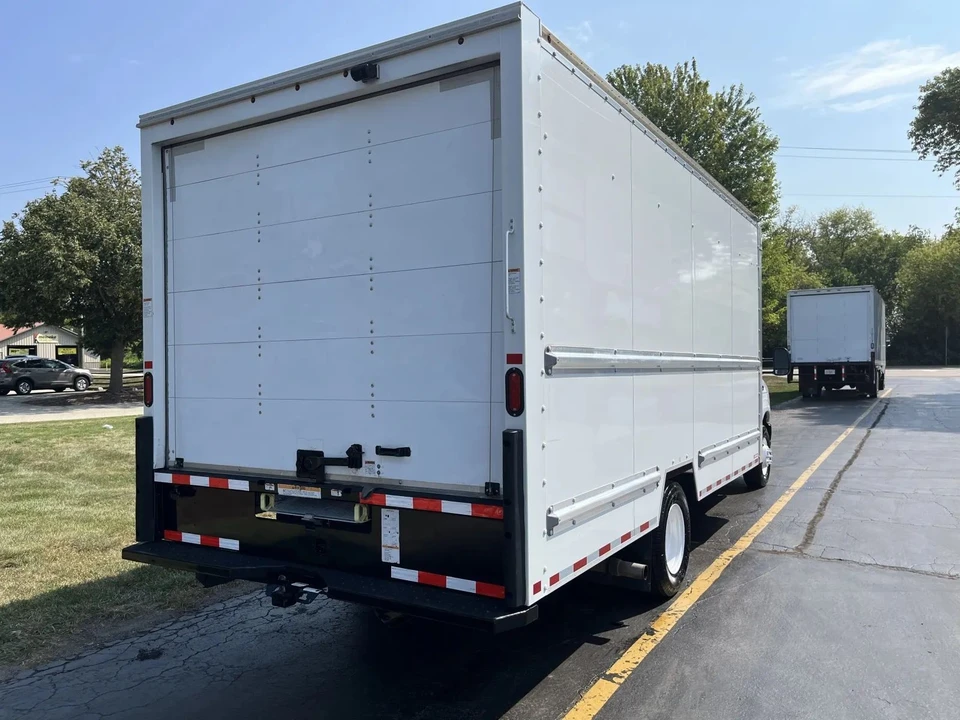 2022 Ford Econoline Van - Image 8 of 12