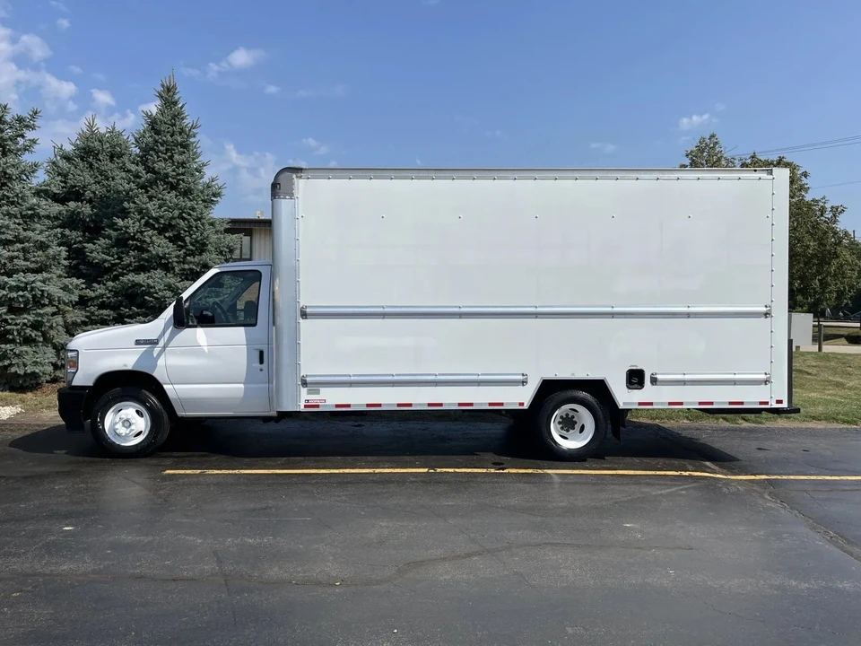 2022 Ford Econoline Van - Image 2 of 12