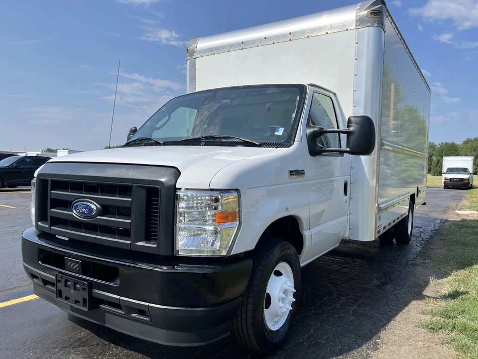 2022 Ford Econoline Van - Image 5 of 12