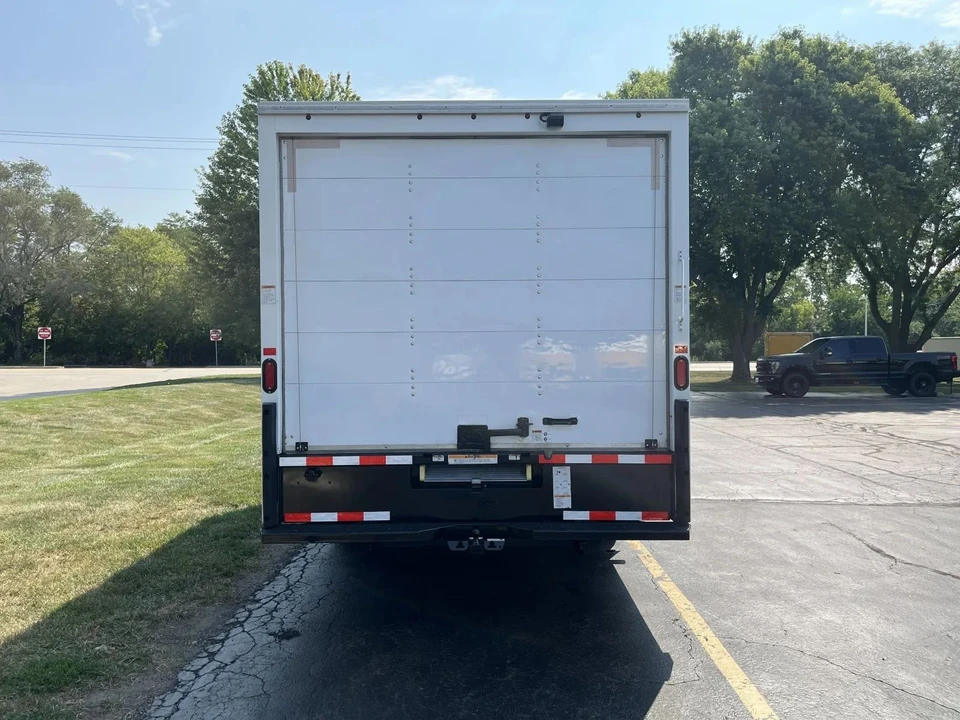 2022 Ford Econoline Van - Image 9 of 12