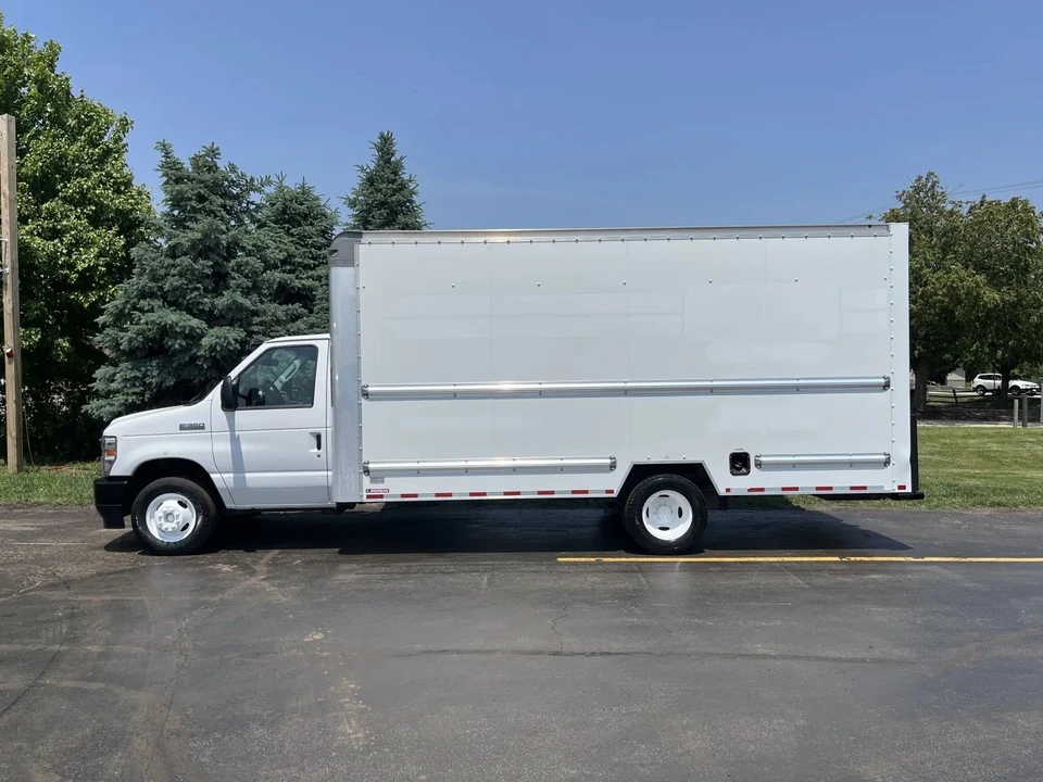 2022 Ford Econoline Van - Image 2 of 12