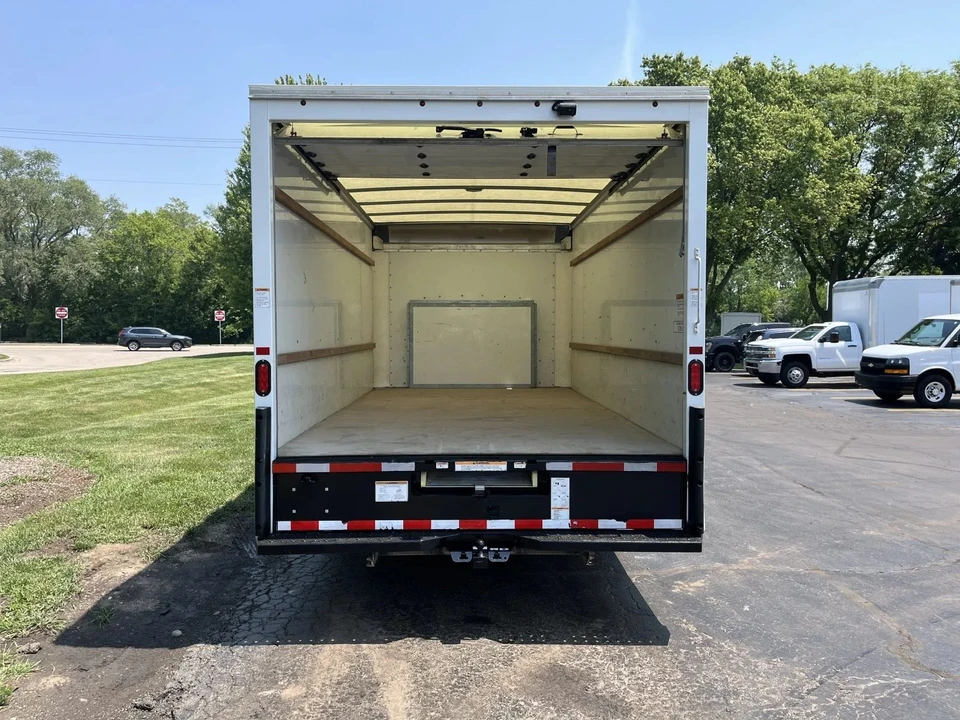 2022 Ford Econoline Van - Image 11 of 12