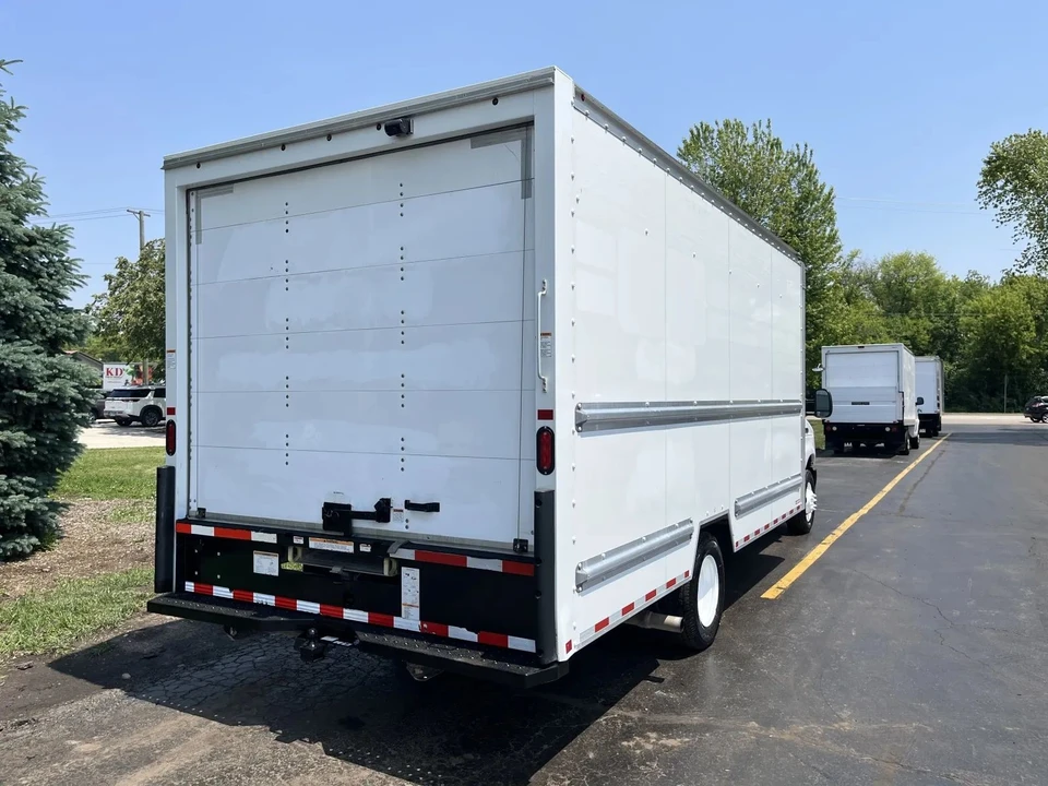 2022 Ford Econoline Van - Image 8 of 12