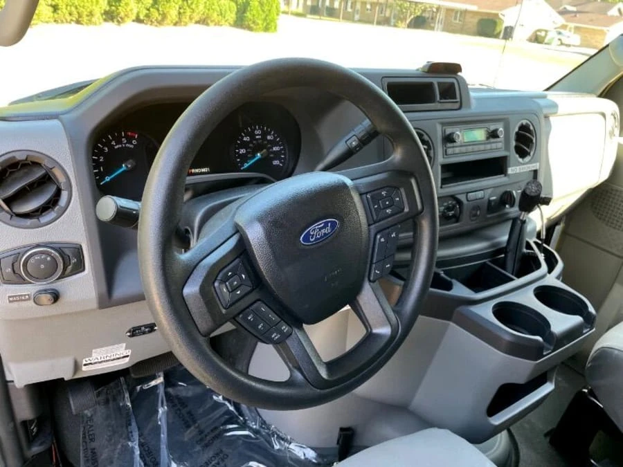 2022 Ford Econoline Van - Image 8 of 17