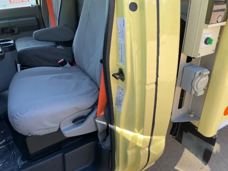 2022 Ford Econoline Van - Image 14 of 17