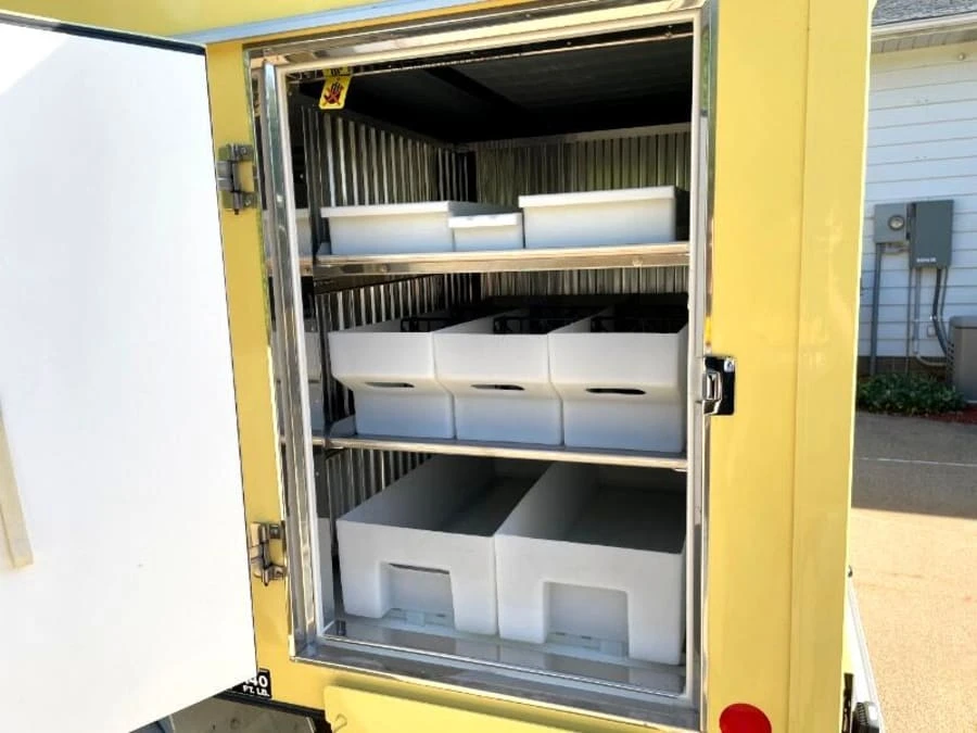 2022 Ford Econoline Van - Image 10 of 17