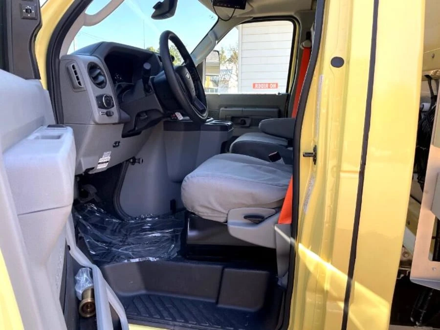 2022 Ford Econoline Van - Image 16 of 17
