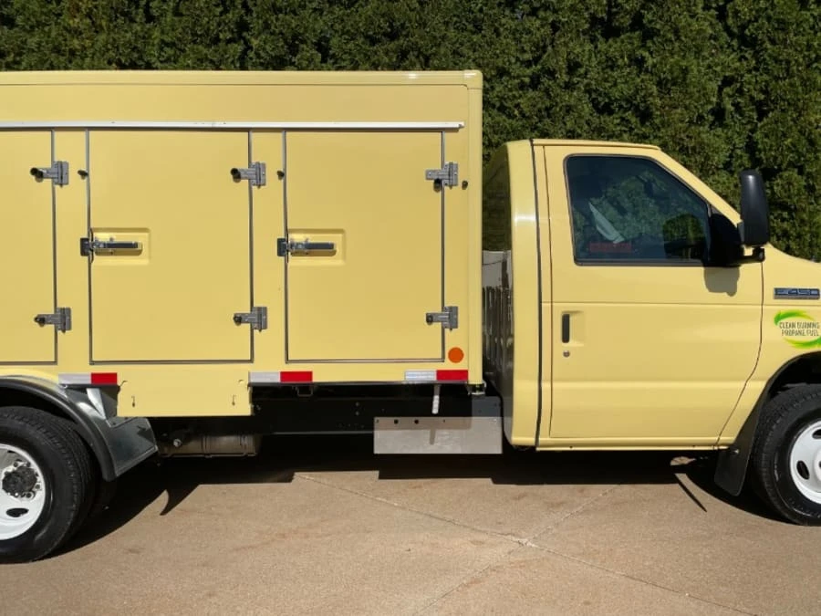 2022 Ford Econoline Van - Image 2 of 17