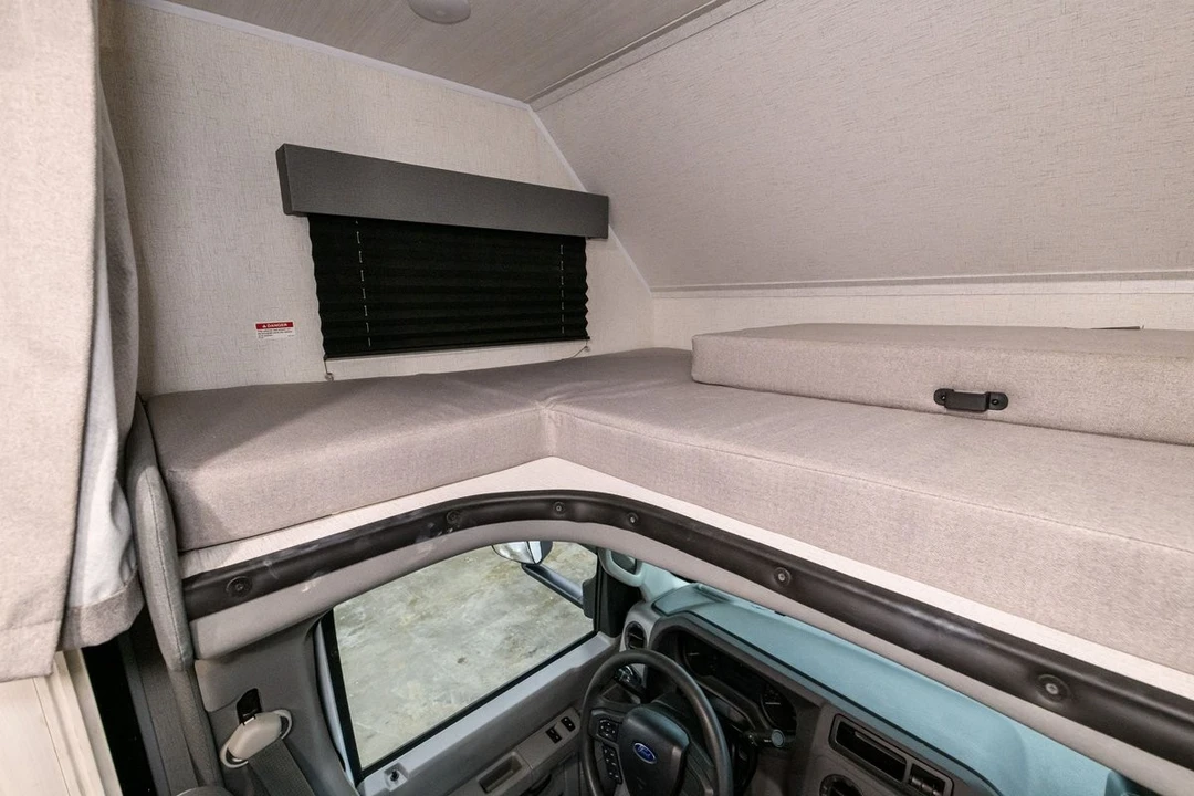 2022 Ford Econoline Van - Image 25 of 31