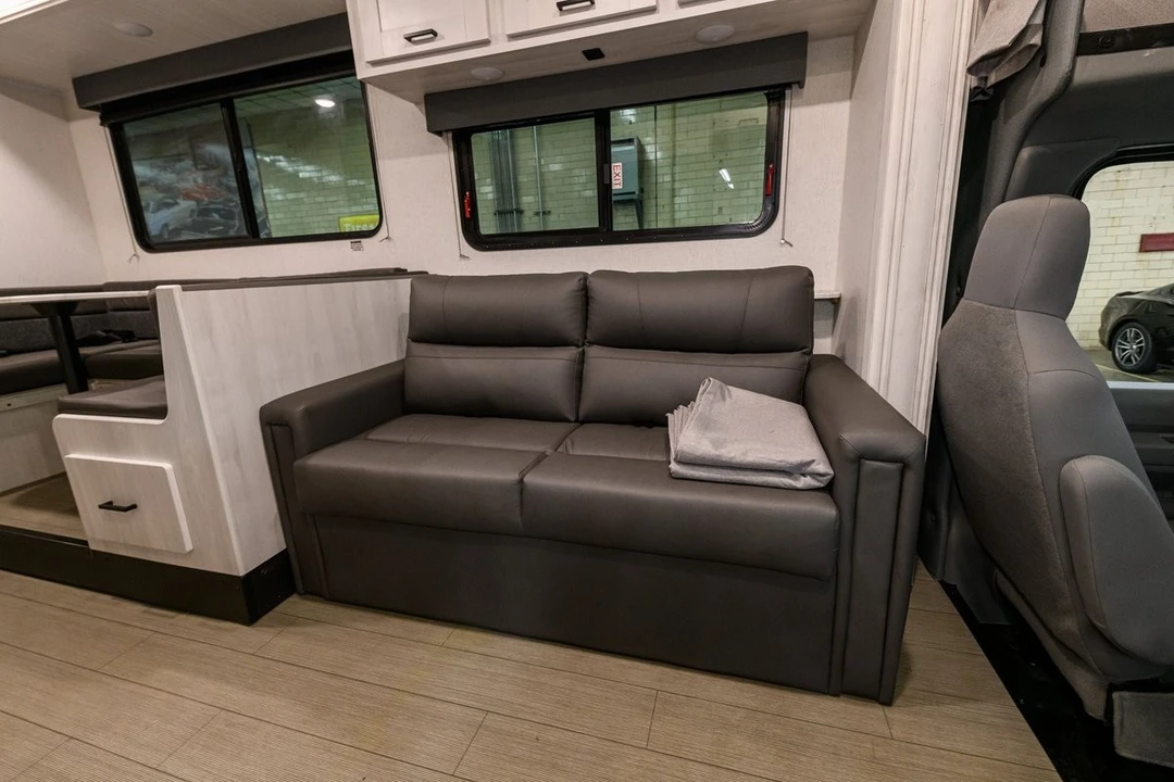 2022 Ford Econoline Van - Image 22 of 31