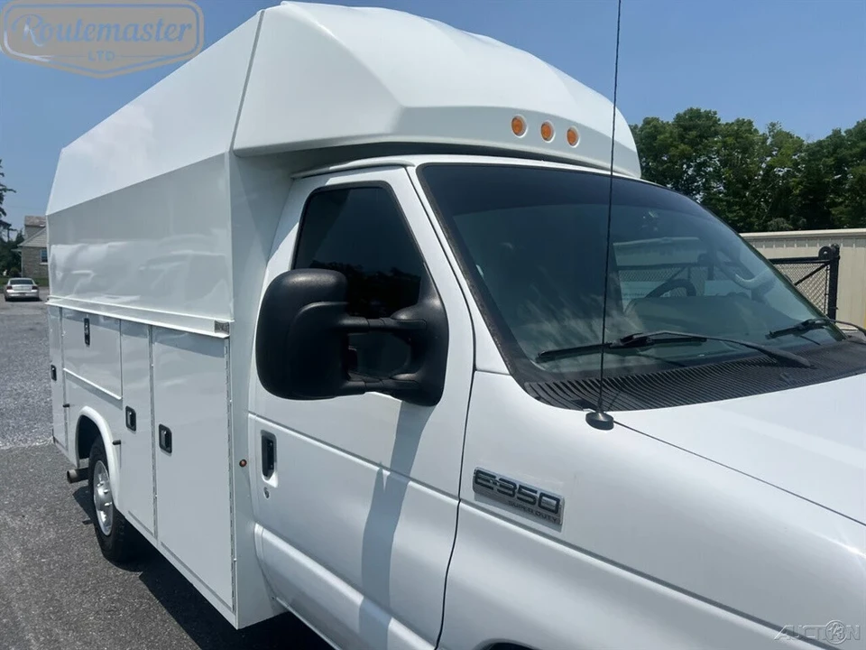 2022 Ford Econoline Van - Image 4 of 12